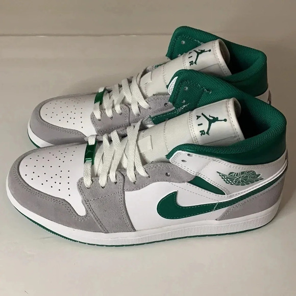 Jordan 1 Mid Sneakers Pine Green, White - Picture 3 of 10